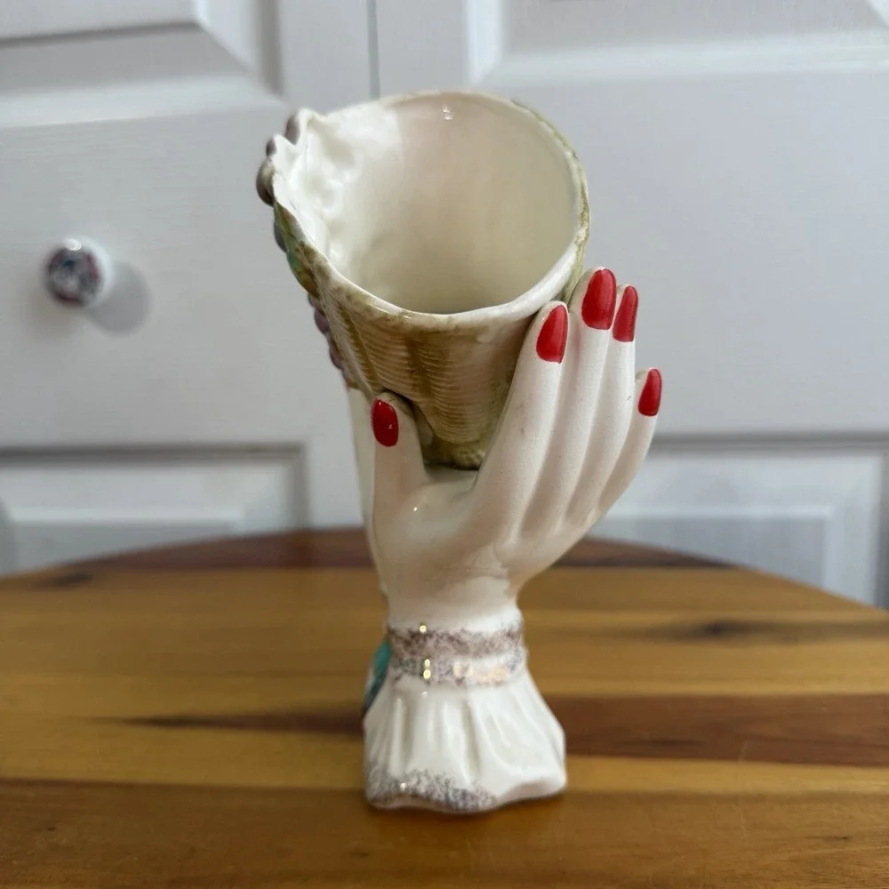 Ucagco Ceramics Japan Hands Holding Cornucopia Vase Decor 1950s‎ Cottage Antique